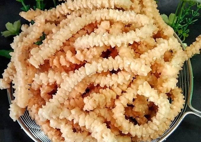 Kue Akar Kelapa Makanan Khas Bekasi