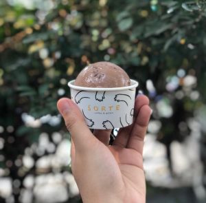 Gelato rasa cokelat dari Sorte Coffee & Gelato
