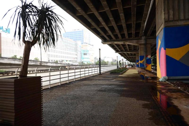 Suasana di sekitar Wisata Air Kalimalang