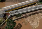 Jembatan Kemang Pratama yang rusak akibat banjir pada Maret lalu