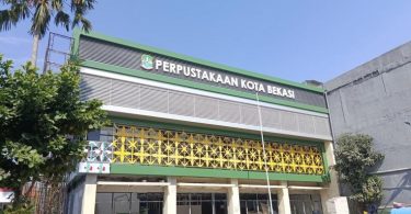 Tampak depan Perpustakaan Kota Bekasi