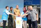 Momen Wali Kota Bekasi meresmikan SPKLU Center PLN UP3 Bekasi